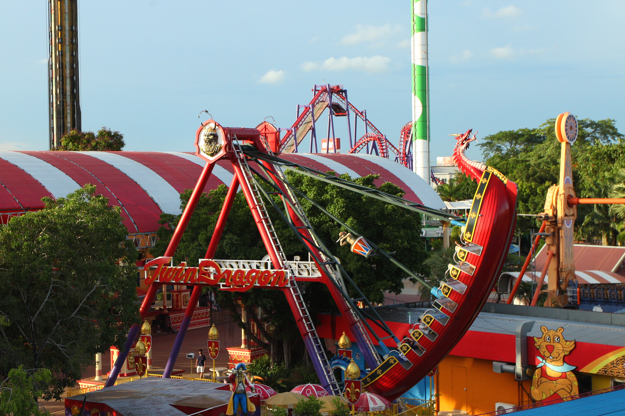 ภาพประกอบ twin dragon ภาพประกอบ twin dragon